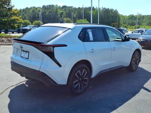 Wind Chill Pearl 2026 Toyota bZ XLE Plus
