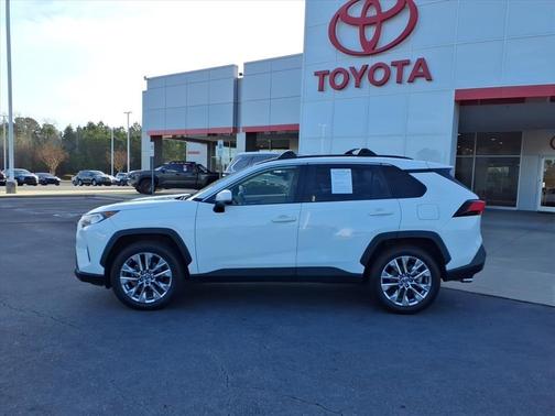 2019 Toyota RAV4 XLE Premium