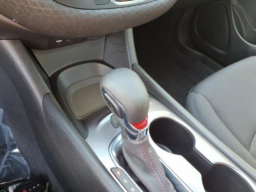 Summit White 2022 Chevrolet Malibu FWD RS