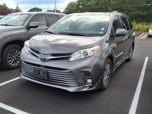 2018 Toyota Sienna XLE