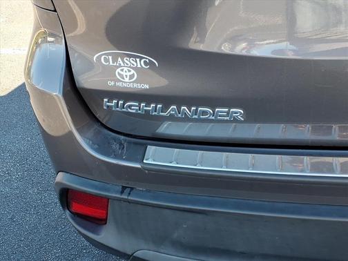 2018 Toyota Highlander LE