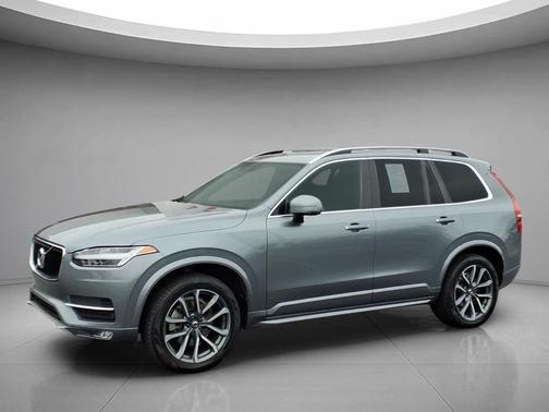 2019 Volvo XC90 T6 Momentum