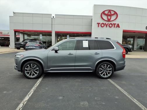 2019 Volvo XC90 T6 Momentum