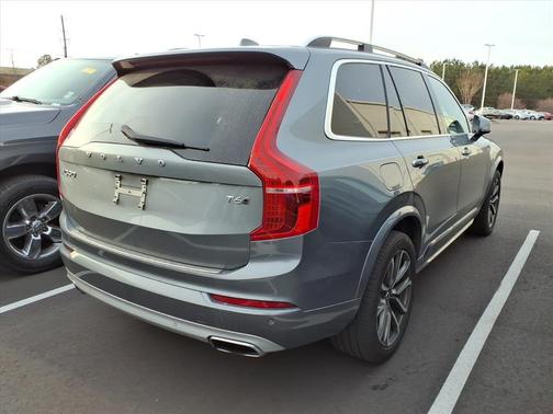 2019 Volvo XC90 T6 Momentum