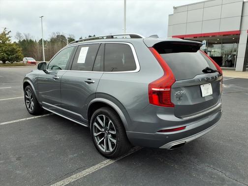 2019 Volvo XC90 T6 Momentum