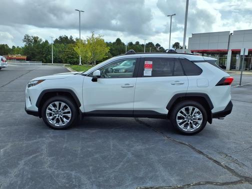 2025 Toyota RAV4 XLE Premium