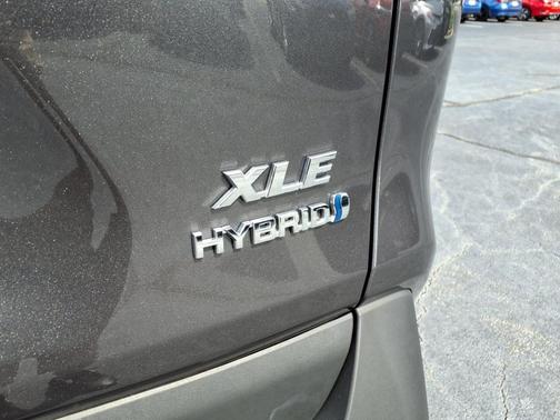 2024 Toyota RAV4 Hybrid XLE