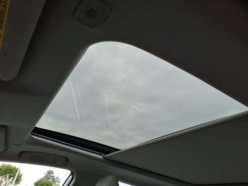 Wind Chill Pearl 2025 Toyota Camry XLE