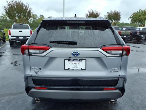 2021 Toyota RAV4 Hybrid SE