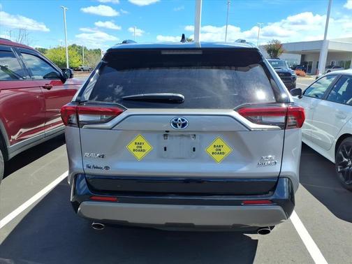 2021 Toyota RAV4 Hybrid SE