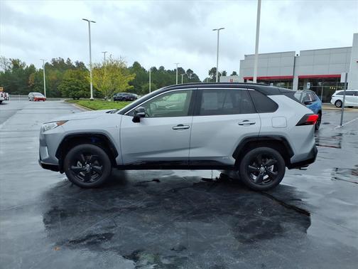 2021 Toyota RAV4 Hybrid SE