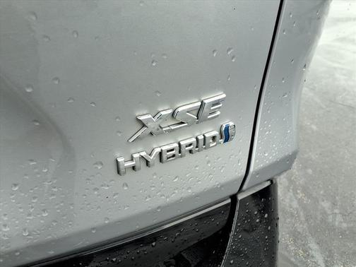2021 Toyota RAV4 Hybrid SE