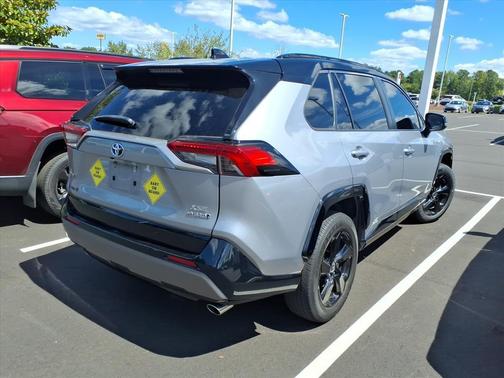 2021 Toyota RAV4 Hybrid SE