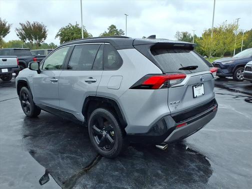 2021 Toyota RAV4 Hybrid SE