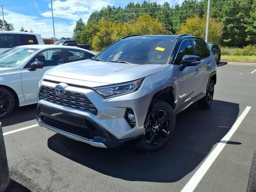 2021 Toyota RAV4 Hybrid SE