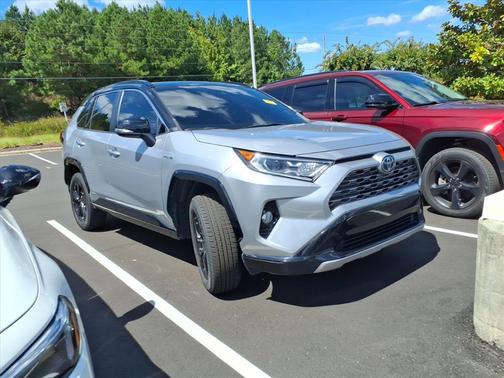 2021 Toyota RAV4 Hybrid SE
