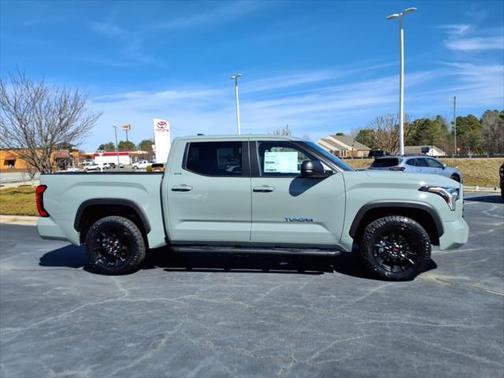 2025 Toyota Tundra SR5