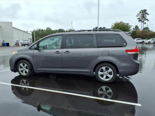 2014 Toyota Sienna LE