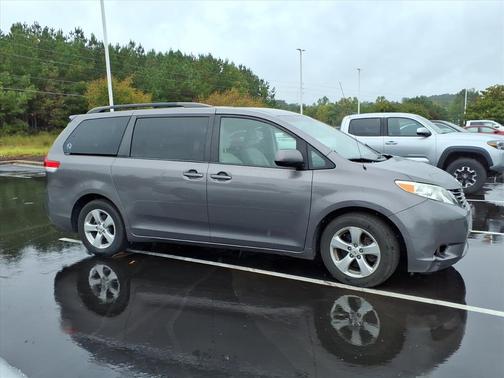 2014 Toyota Sienna LE