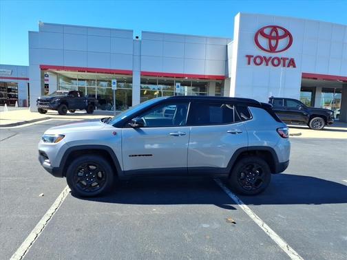 2023 Jeep Compass Trailhawk