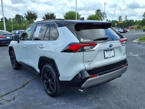 2023 Toyota RAV4 Hybrid SE