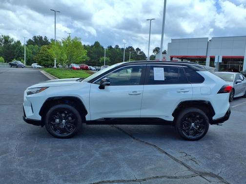 2023 Toyota RAV4 Hybrid SE