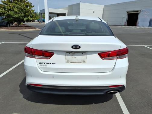 Snow White Pearl 2017 Kia Optima LX
