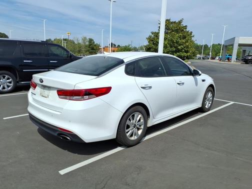 Snow White Pearl 2017 Kia Optima LX