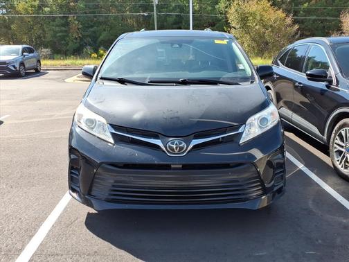 2020 Toyota Sienna LE