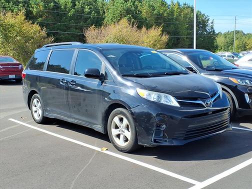 2020 Toyota Sienna LE