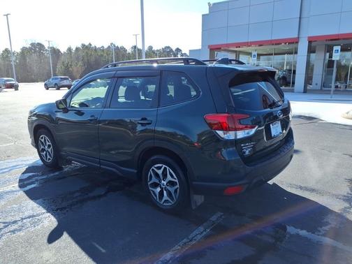 2022 Subaru Forester Premium