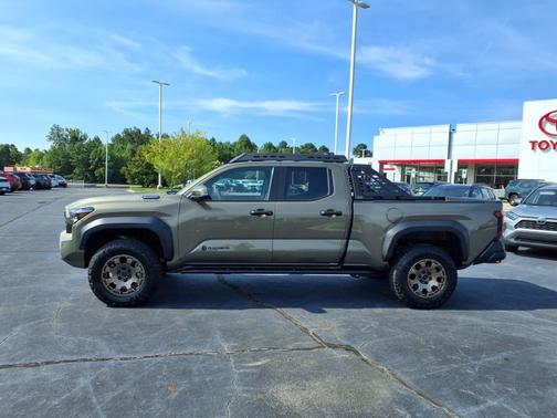 2025 Toyota Tacoma Hybrid Trailhunter