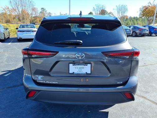 2024 Toyota Highlander 