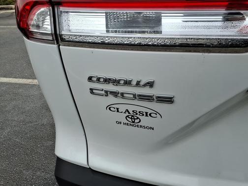 2022 Toyota Corolla Cross LE