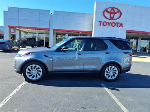 2024 Land Rover Discovery P300 S