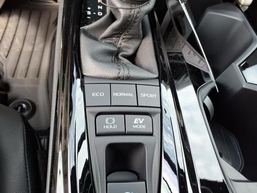 Midnight Black Met 2026 Toyota Camry XSE