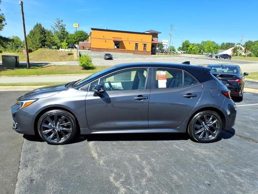 Magnetic Gray Metallic/Midnight Black Metallic 2026 Toyota Corolla XSE