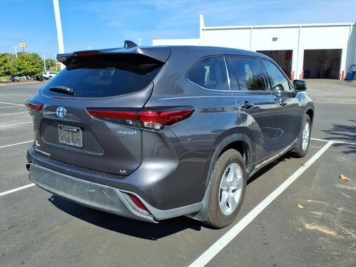 2022 Toyota Highlander Hybrid LE