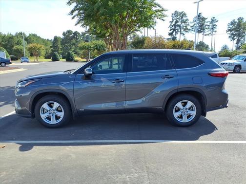 2022 Toyota Highlander Hybrid LE