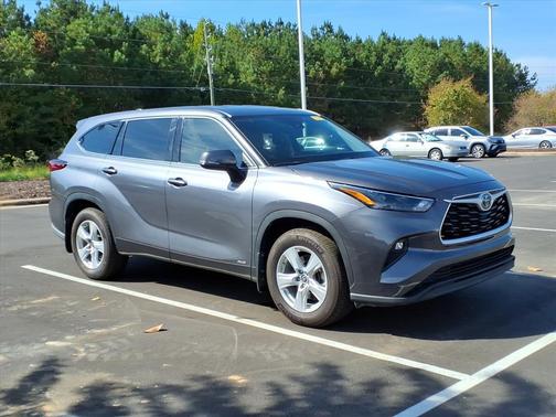 2022 Toyota Highlander Hybrid LE