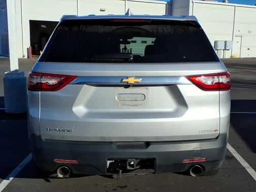 2021 Chevrolet Traverse LS