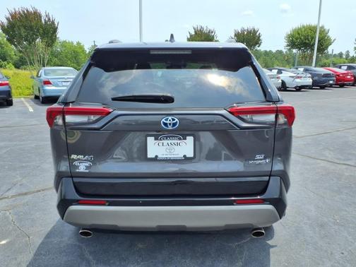 2024 Toyota RAV4 Hybrid SE