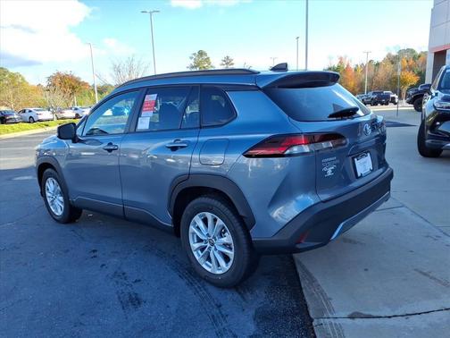 2026 Toyota Corolla Cross LE