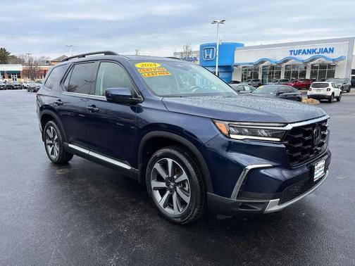 Diffused Sky Pearl 2024 Honda Pilot Elite