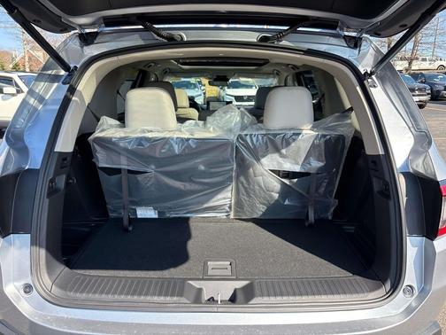 Solar Silver 2026 Honda Pilot Elite