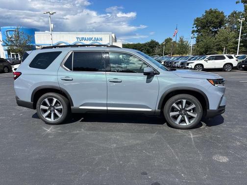 2025 Honda Pilot Touring 8-Passenger