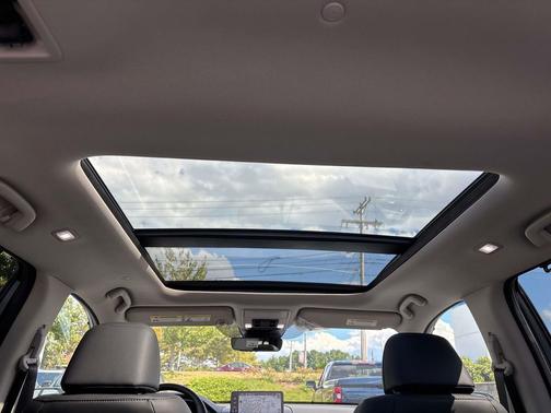 2025 Honda Pilot Touring 8-Passenger