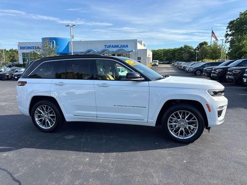 Bright White Clearcoat 2025 Jeep Grand Cherokee Summit
