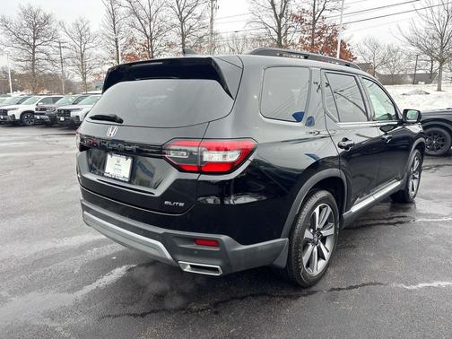 2023 Honda Pilot AWD Elite