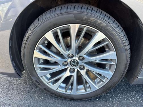 2021 Lexus ES 350 Base